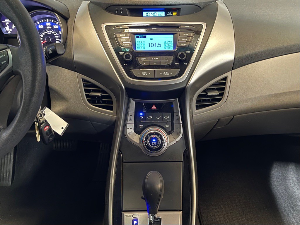 2013 Hyundai Elantra Image 13