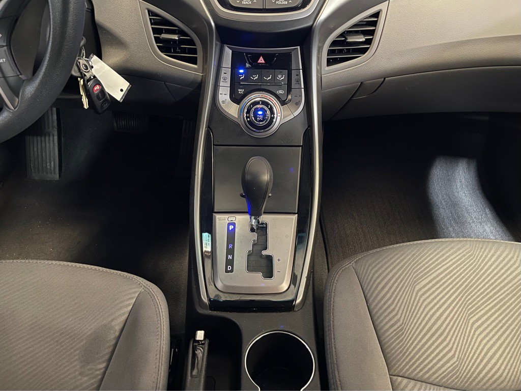 2013 Hyundai Elantra Image 14
