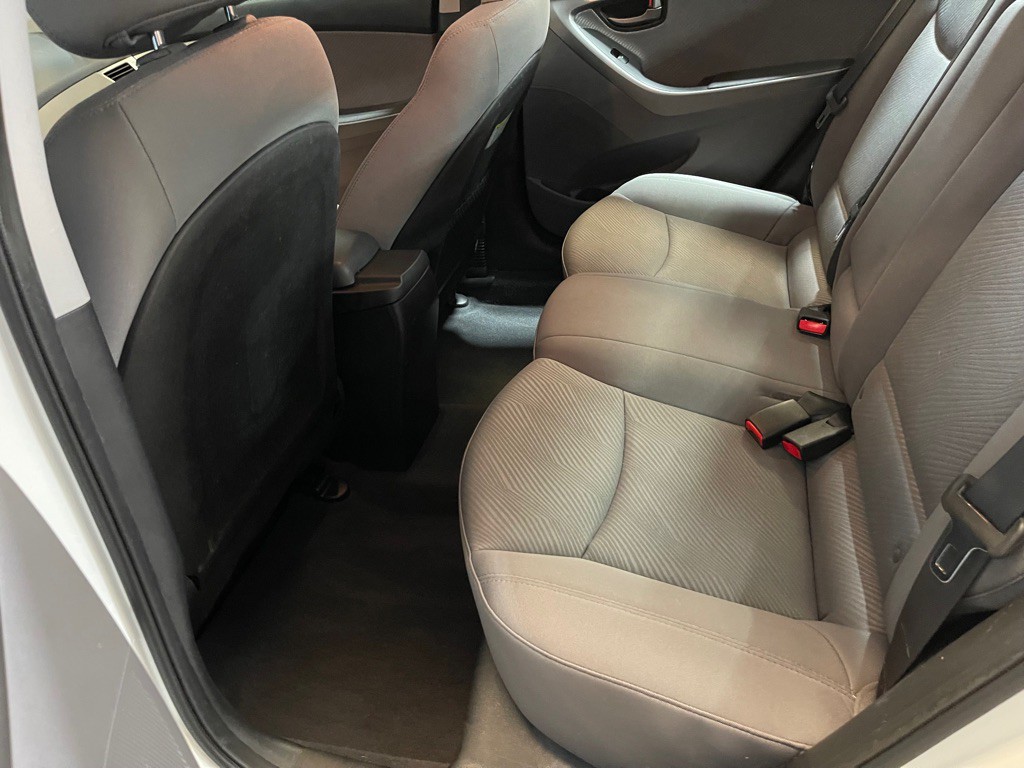 2013 Hyundai Elantra Image 18