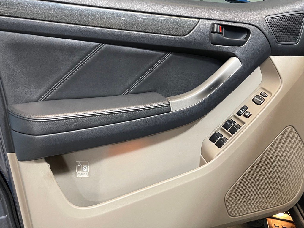 2005 Toyota 4Runner Image 9