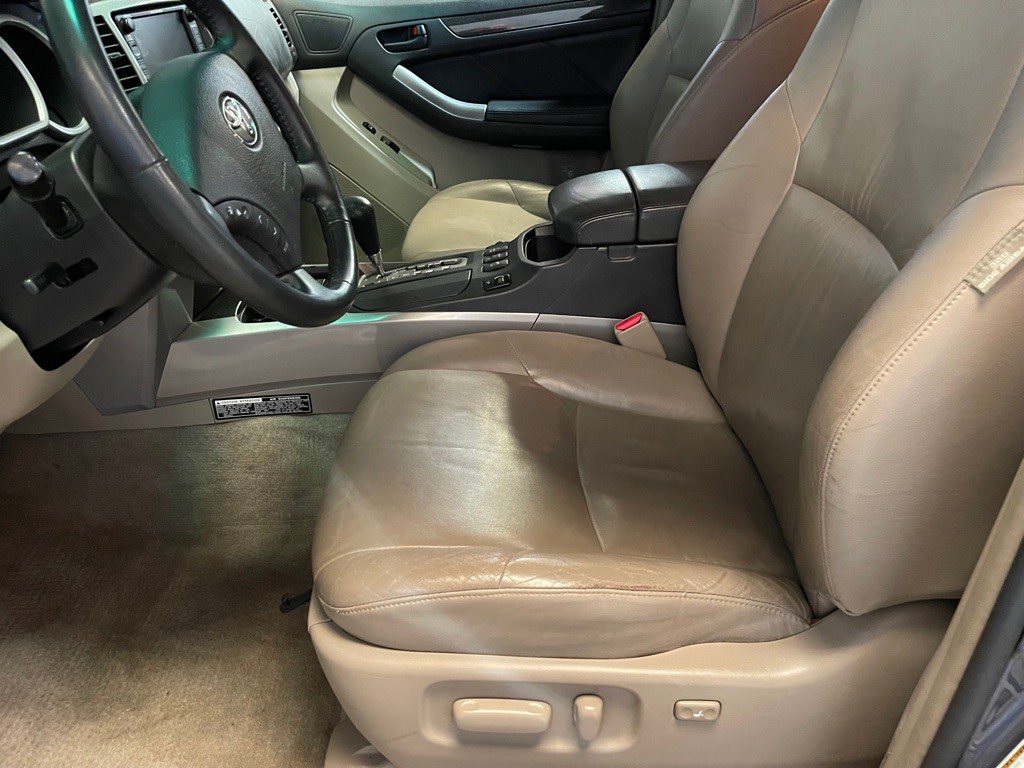 2005 Toyota 4Runner Image 10