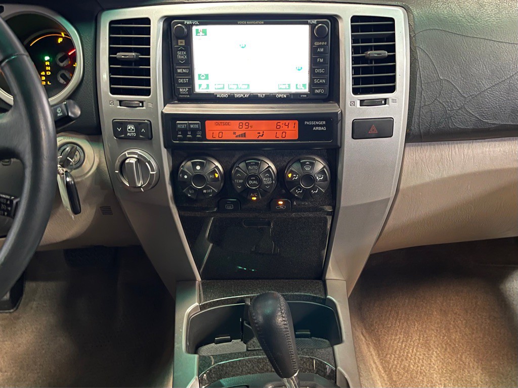 2005 Toyota 4Runner Image 13