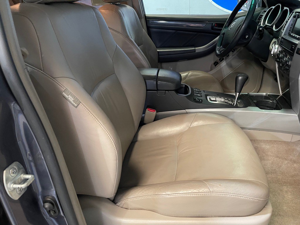 2005 Toyota 4Runner Image 17