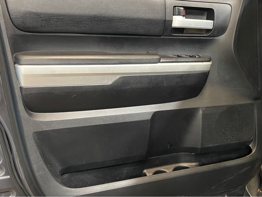 2017 Toyota Tundra Image 9