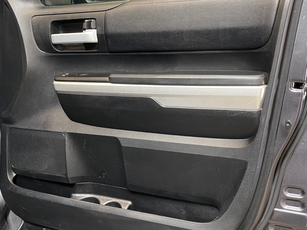 2017 Toyota Tundra Image 16