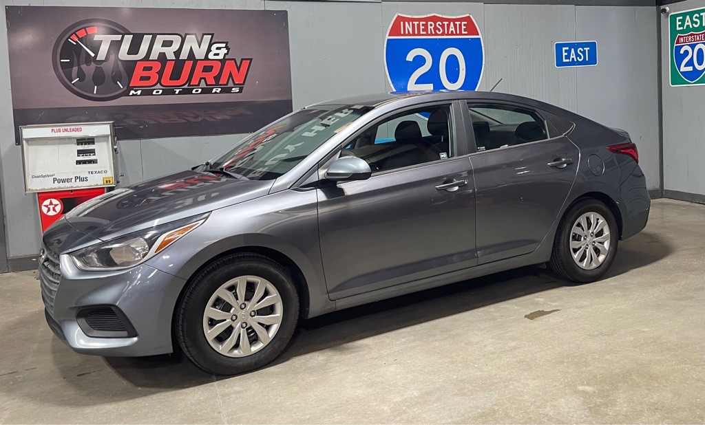 2018 Hyundai Accent Image 3