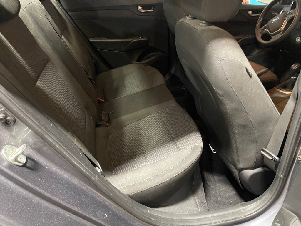 2018 Hyundai Accent Image 18