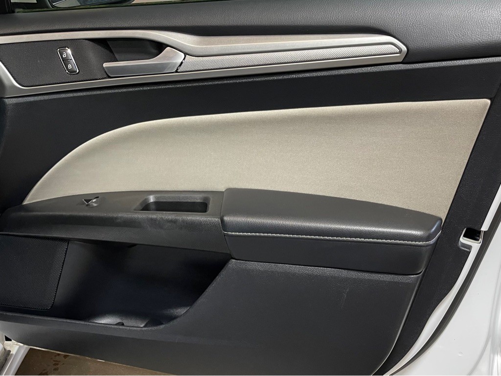 2018 Ford Fusion Image 16