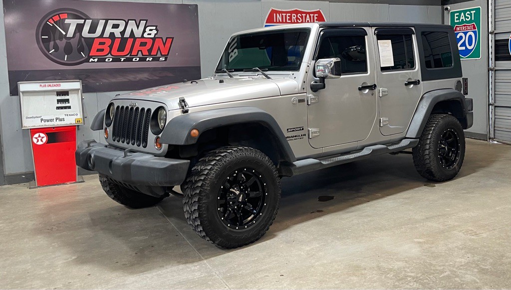 2010 Jeep Wrangler Unlimited Image 3