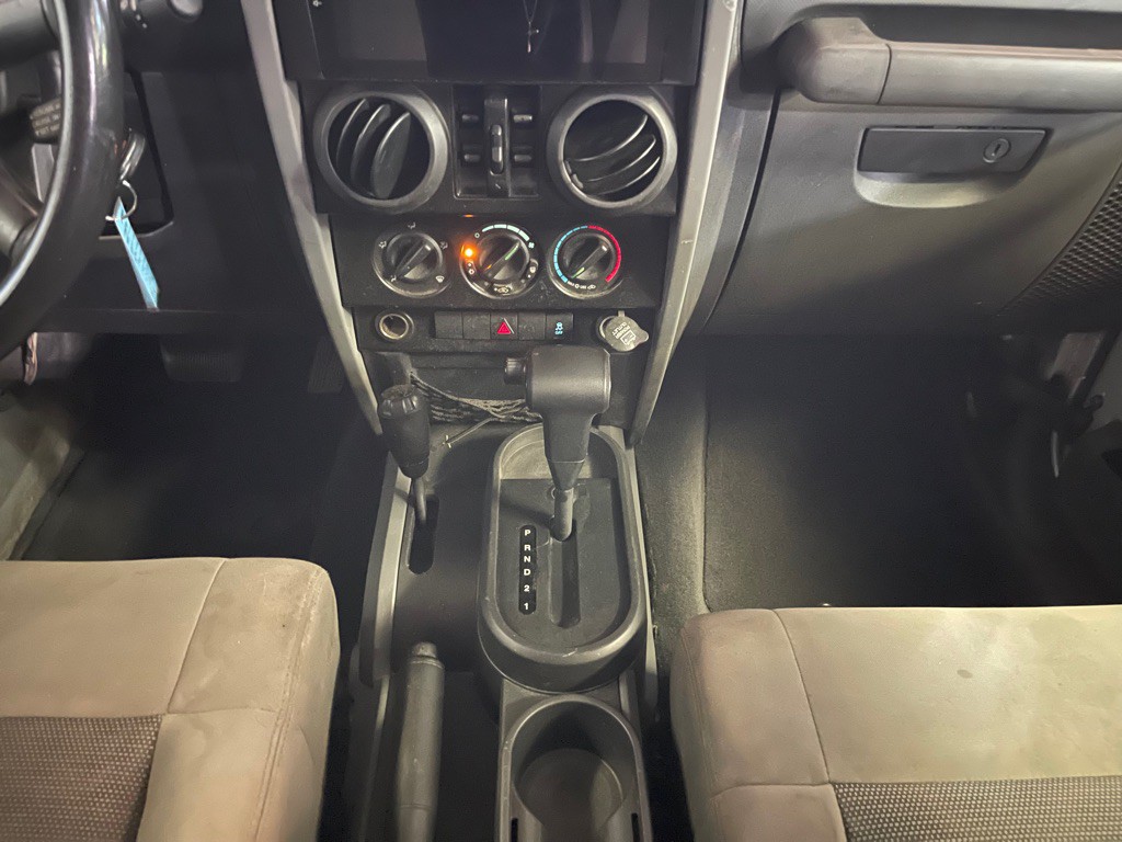 2010 Jeep Wrangler Unlimited Image 14