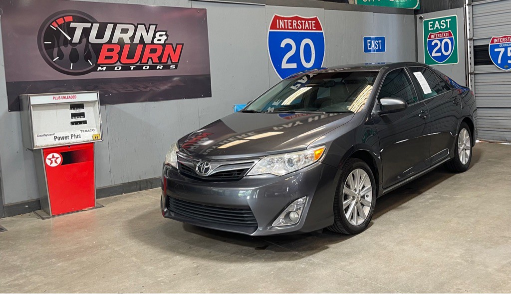 2013 Toyota Camry Image 1