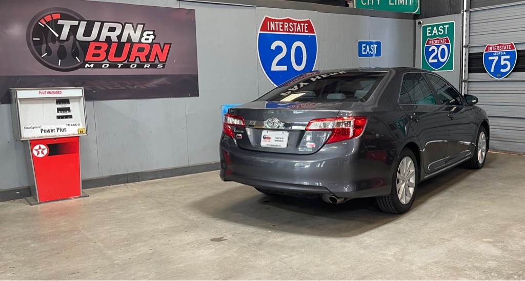 2013 Toyota Camry Image 4
