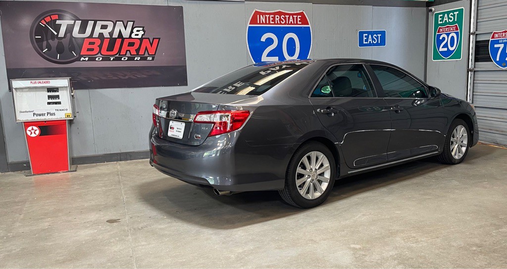 2013 Toyota Camry Image 5