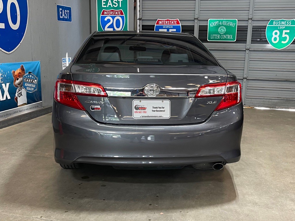 2013 Toyota Camry Image 6