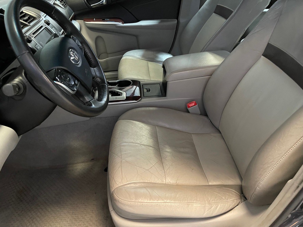 2013 Toyota Camry Image 10