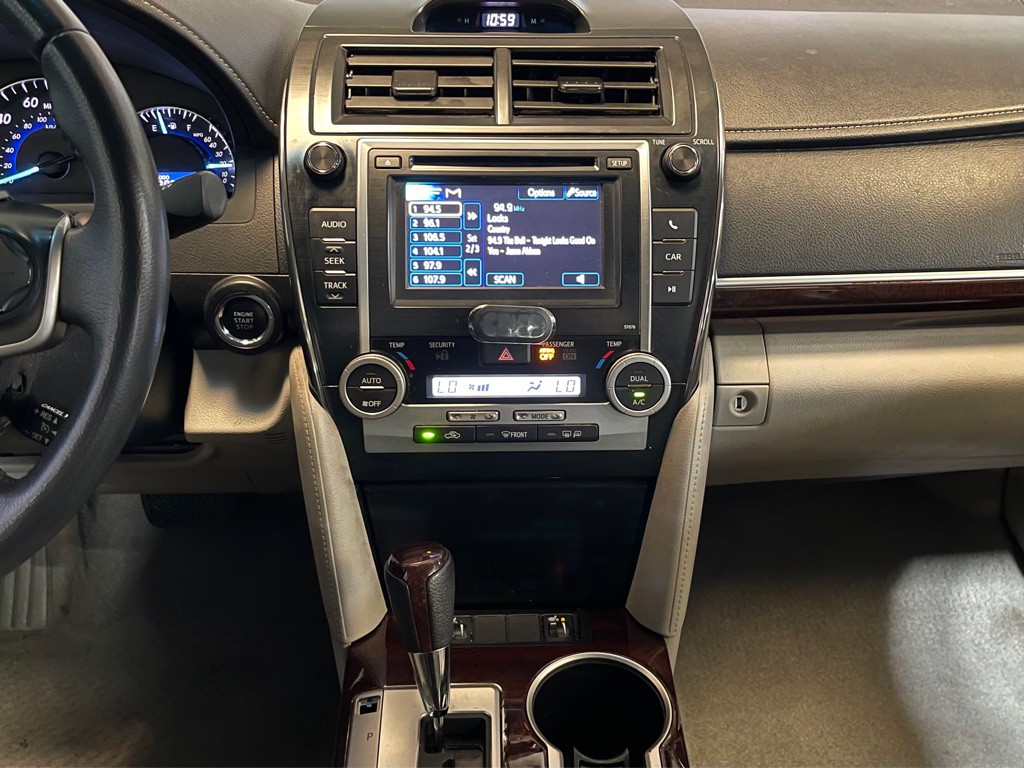 2013 Toyota Camry Image 13