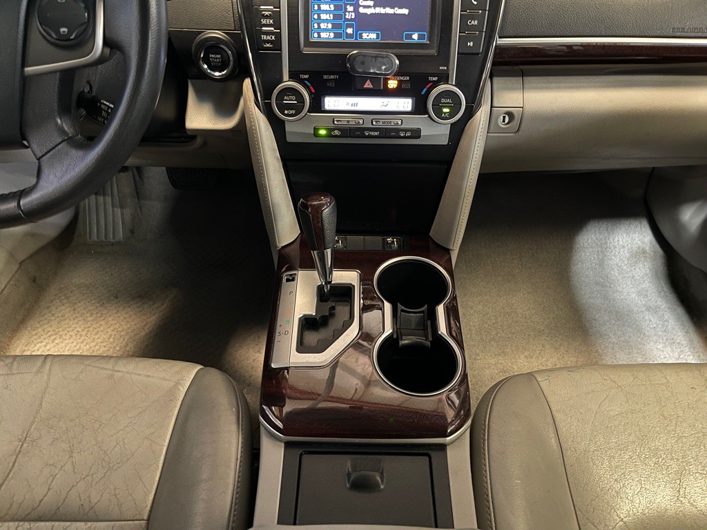 2013 Toyota Camry Image 14