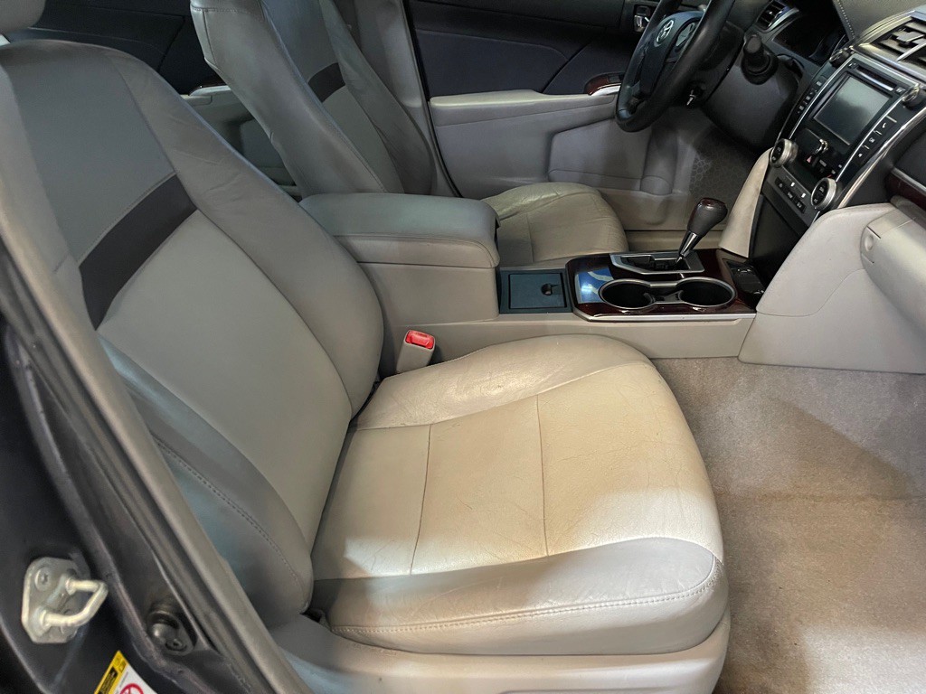 2013 Toyota Camry Image 17