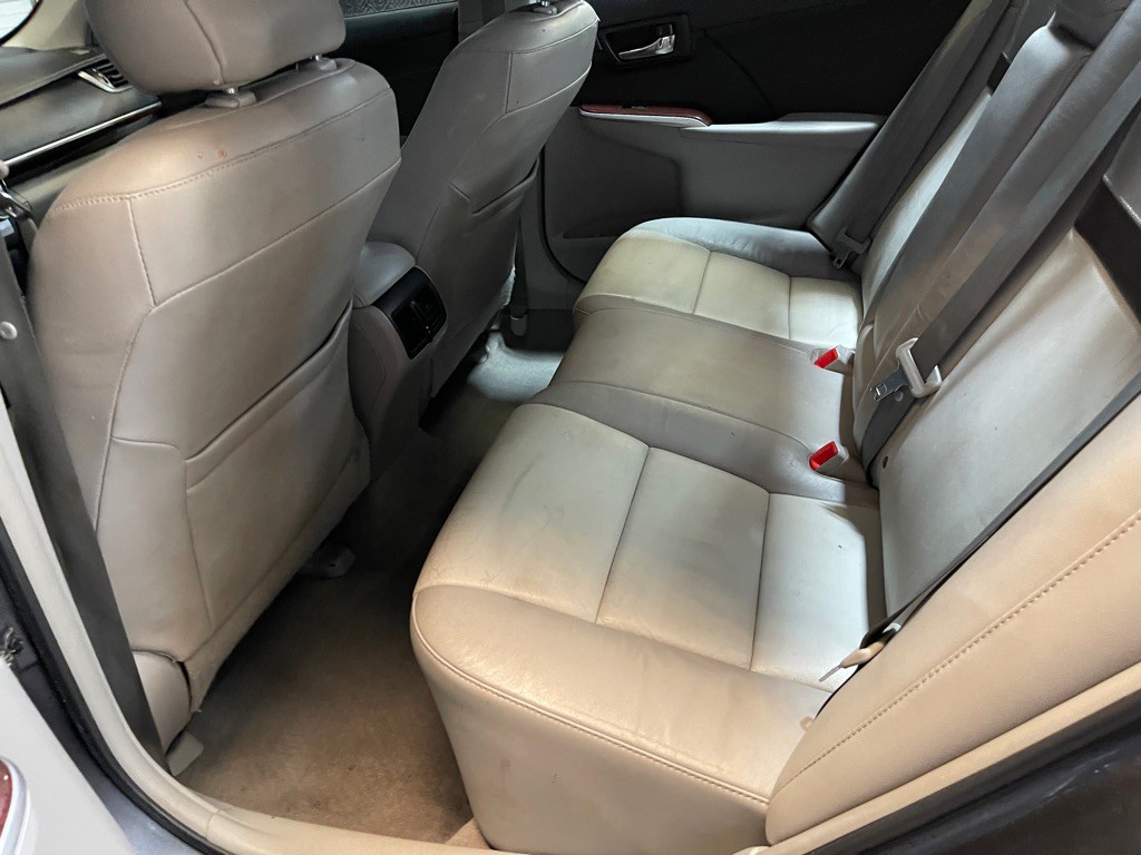2013 Toyota Camry Image 18