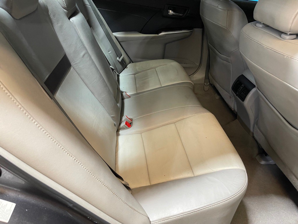 2013 Toyota Camry Image 19