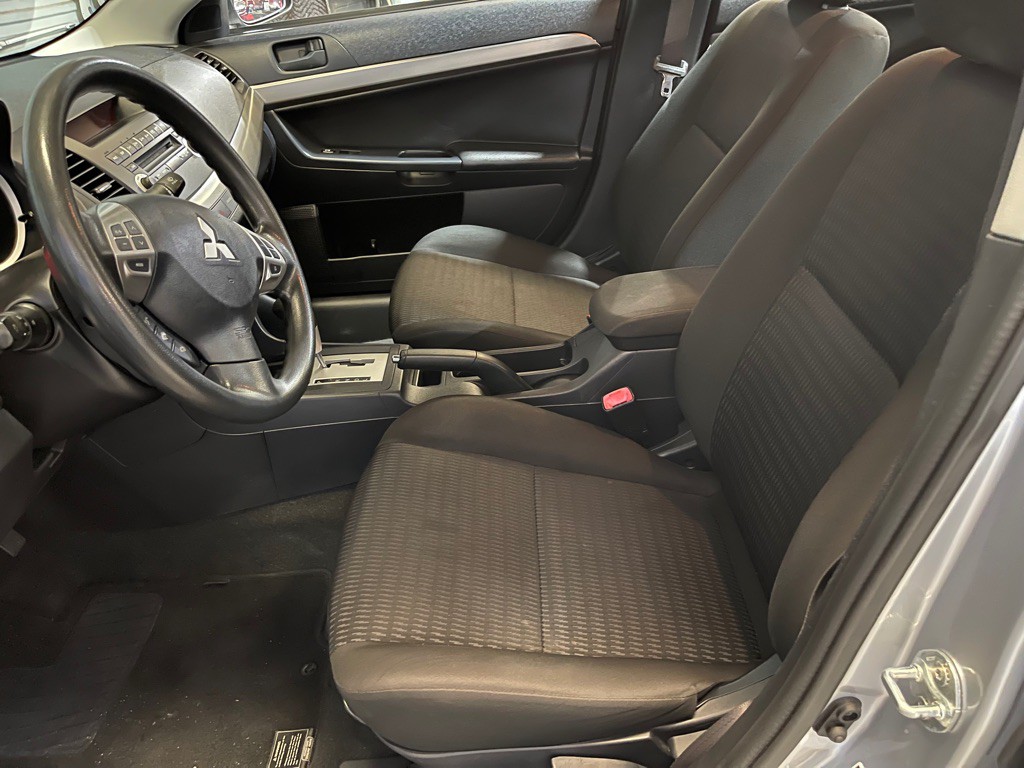 2012 Mitsubishi Lancer Image 10