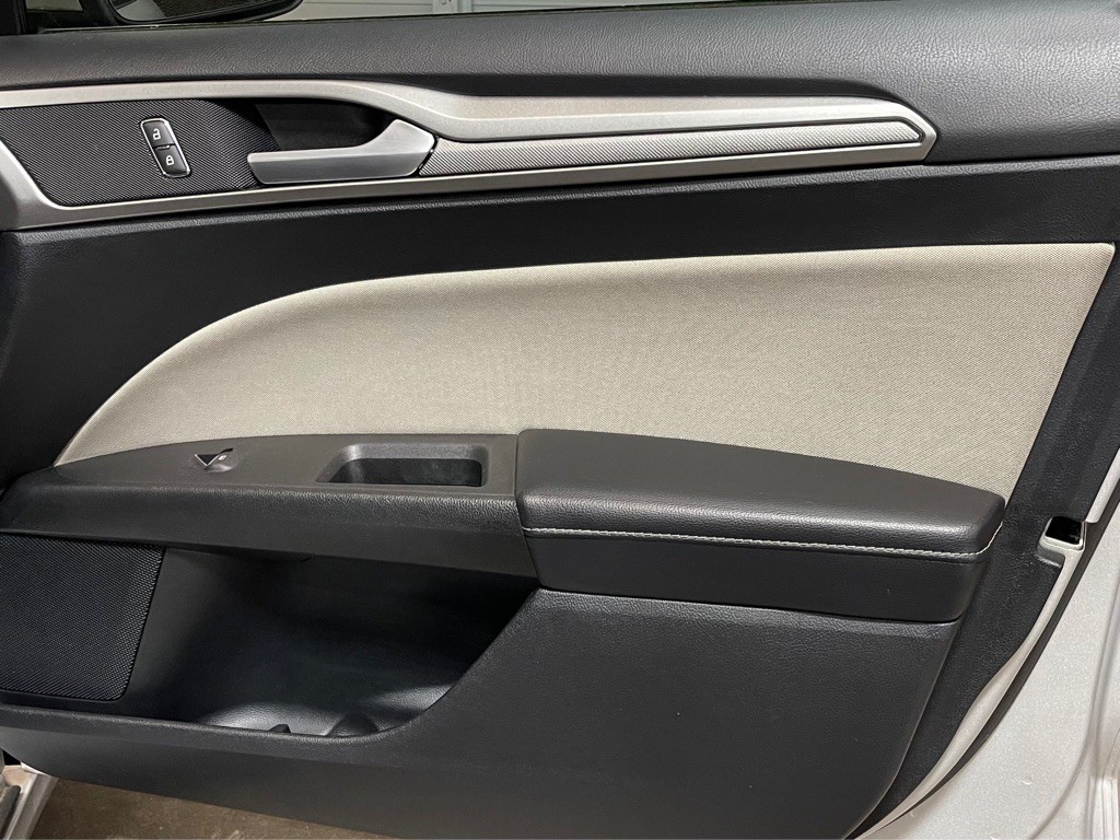 2018 Ford Fusion Image 16