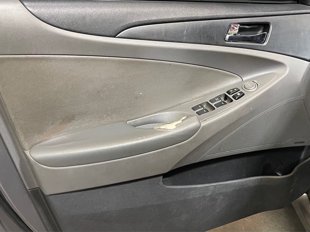 2012 Hyundai Sonata Image 9