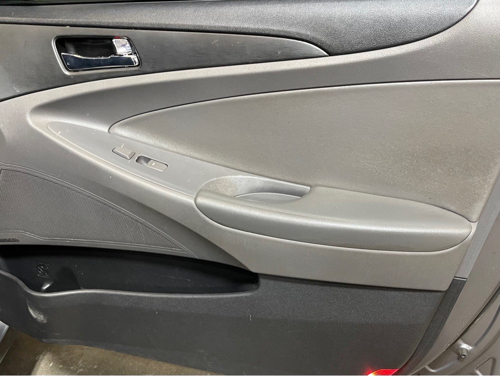 2012 Hyundai Sonata Image 16