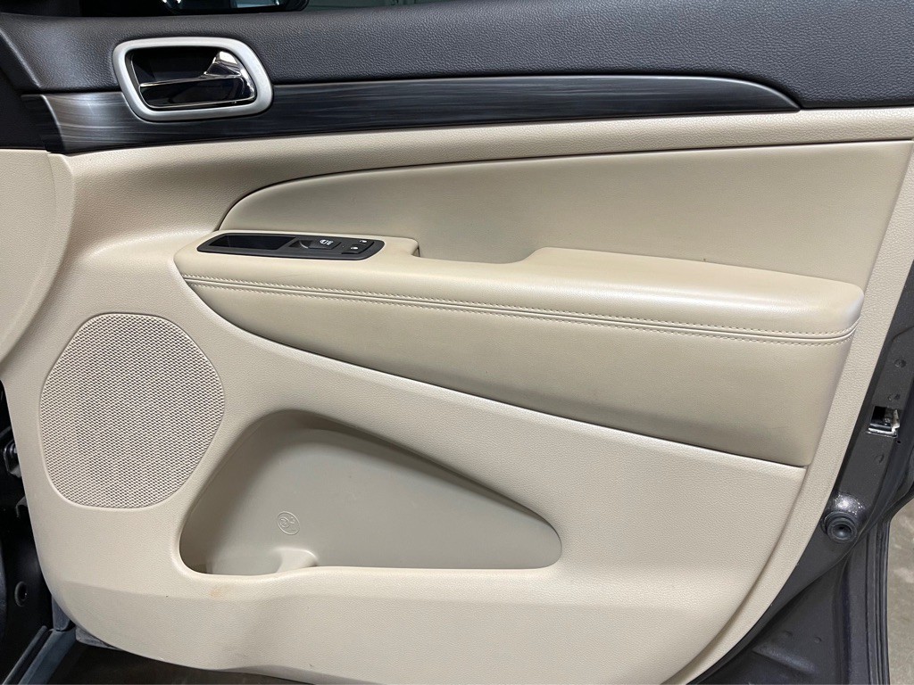 2021 Jeep Grand Cherokee Image 16