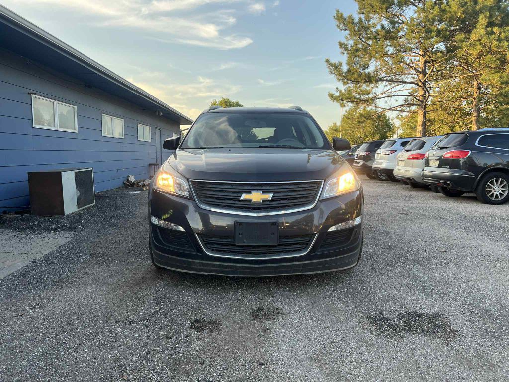 2017 Chevrolet Traverse Image 2