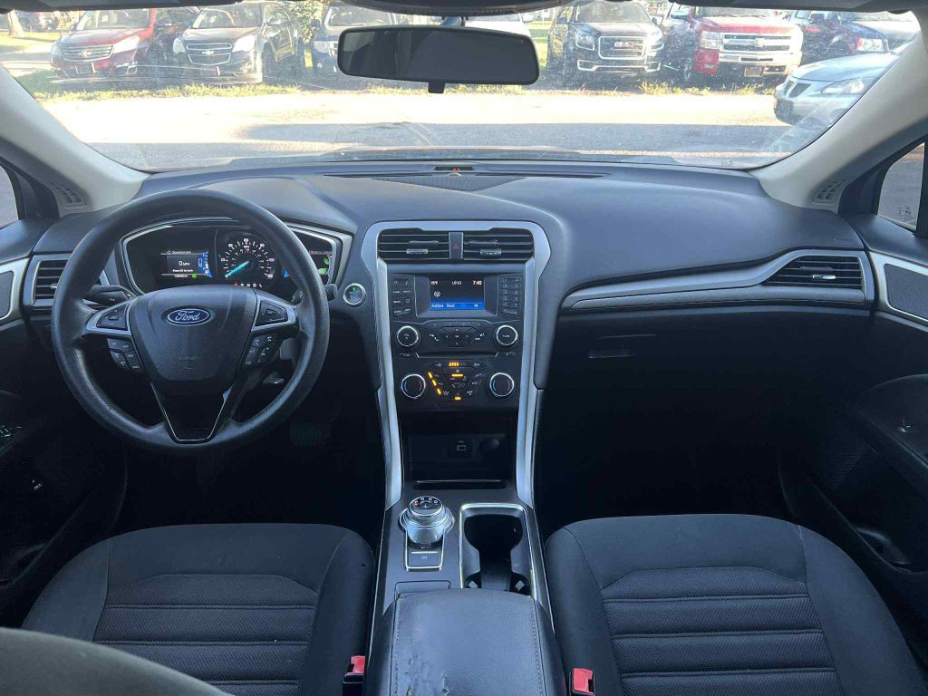 2018 Ford Fusion Image 12