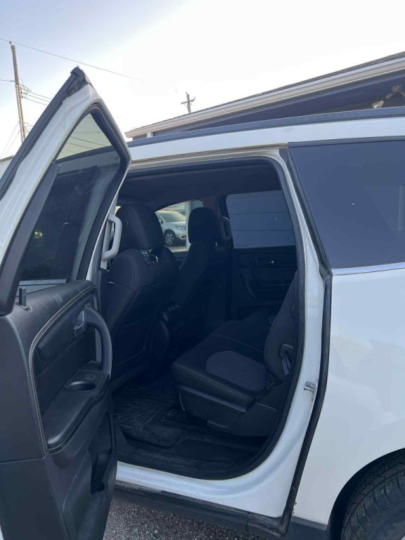 2015 Chevrolet Traverse Image 11