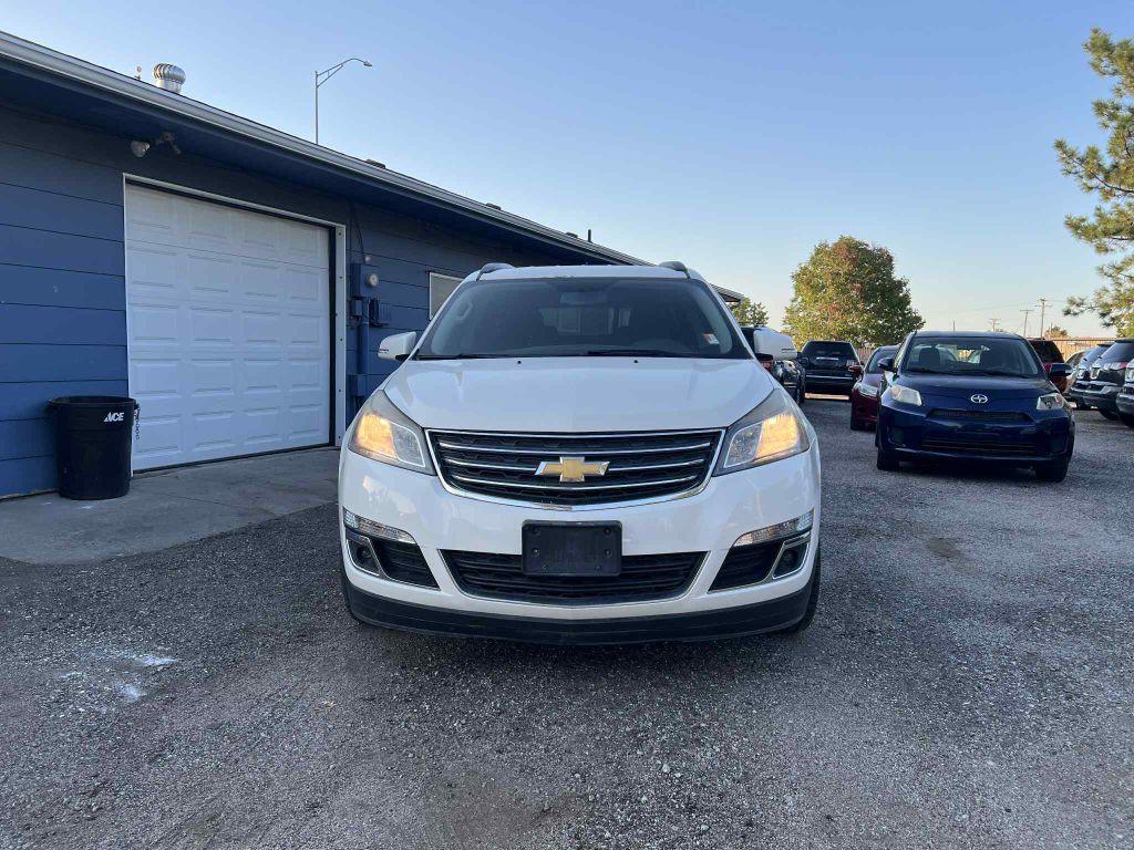 2015 Chevrolet Traverse Image 2