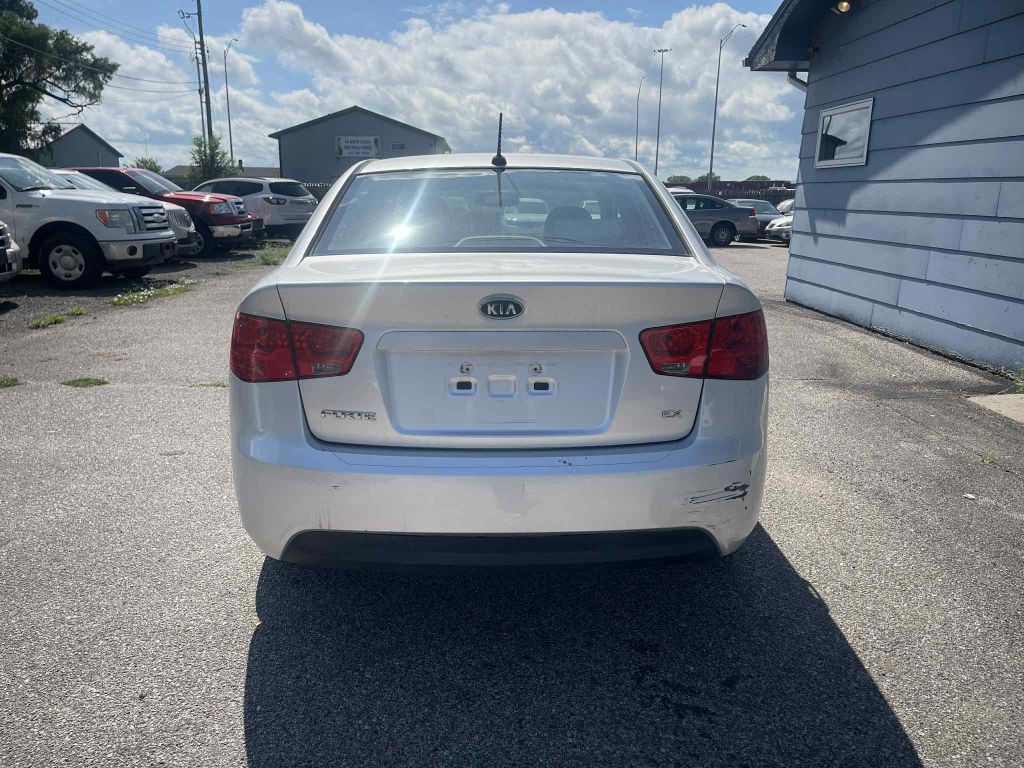 2011 Kia Forte Image 4
