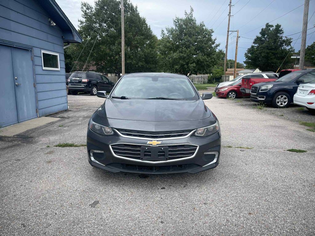 2016 Chevrolet Malibu Image 2