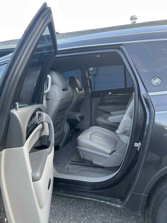2015 Buick Enclave Image 11