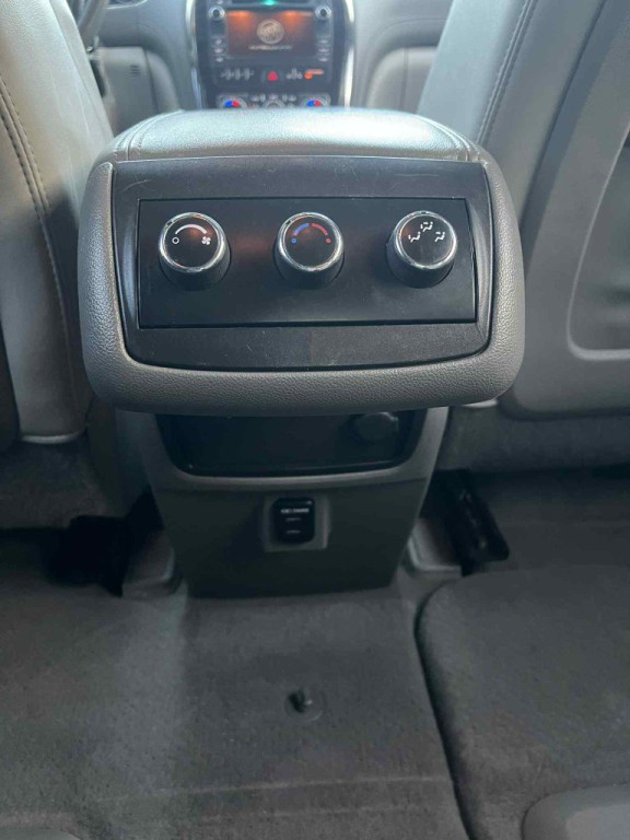 2015 Buick Enclave Image 12