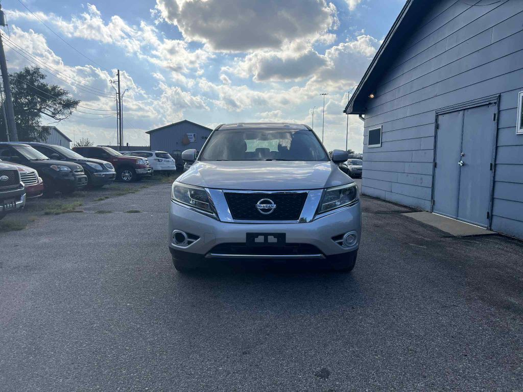 2013 Nissan Pathfinder Image 2