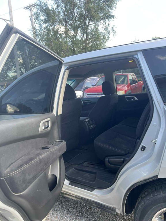 2013 Nissan Pathfinder Image 11