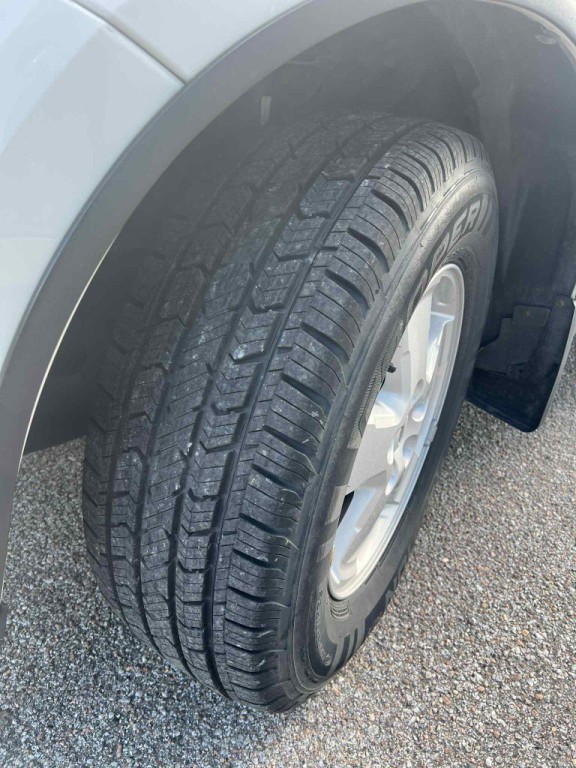 2009 Ford Escape Image 8