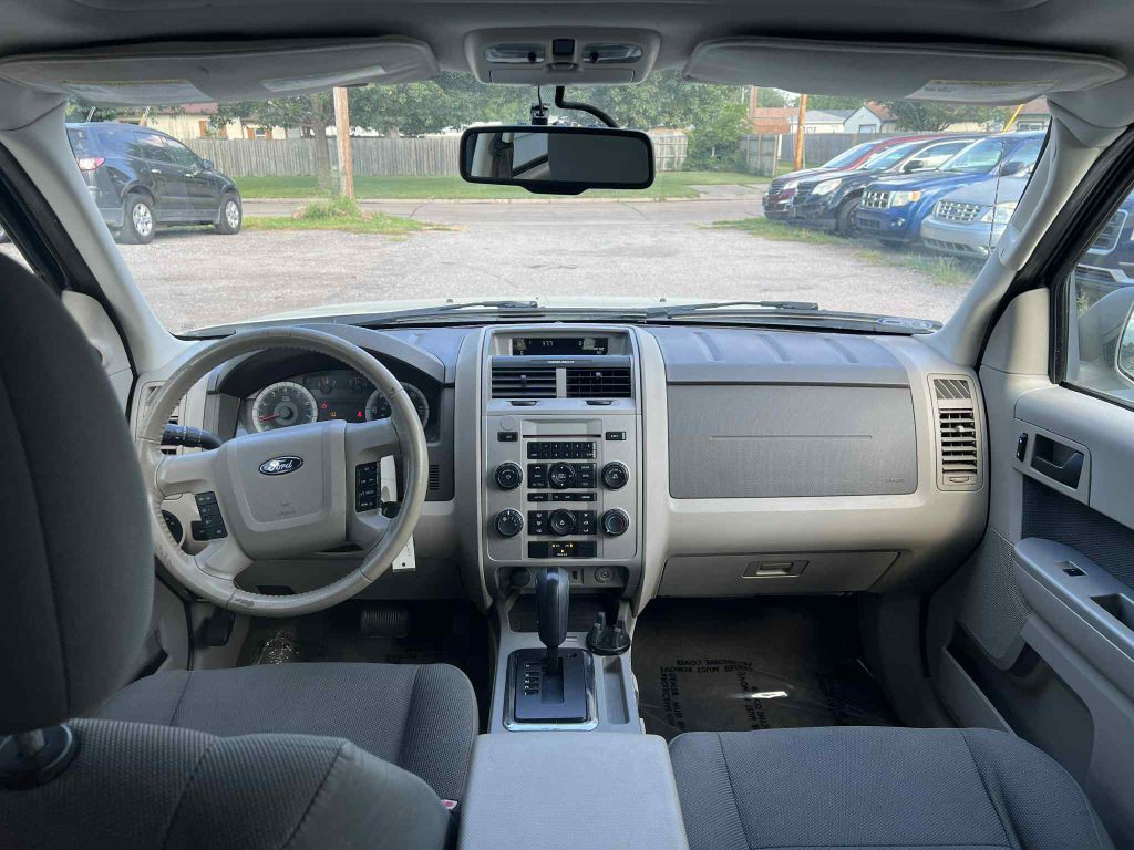 2009 Ford Escape Image 12