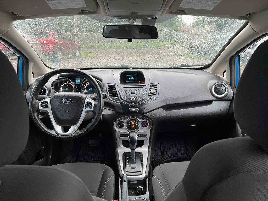 2015 Ford Fiesta Image 9