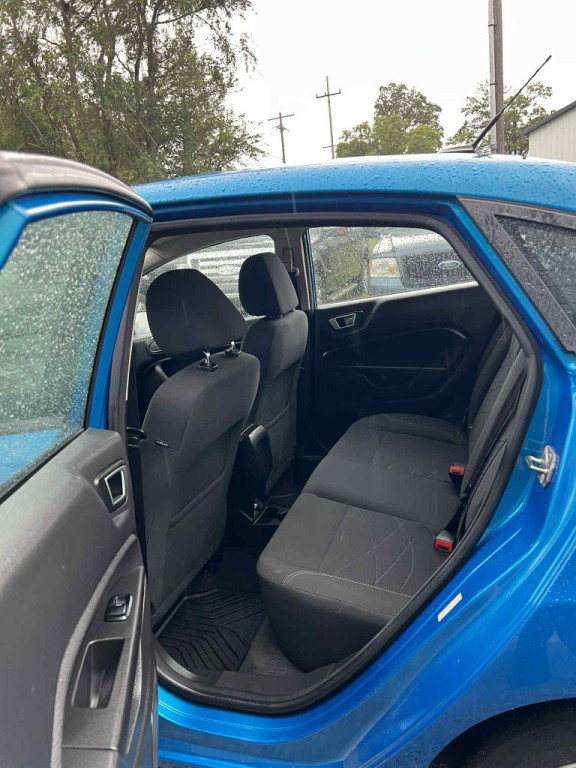 2015 Ford Fiesta Image 11