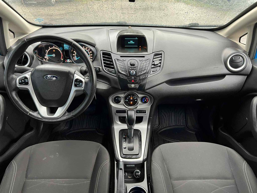 2015 Ford Fiesta Image 12