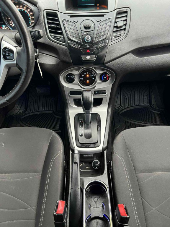 2015 Ford Fiesta Image 13