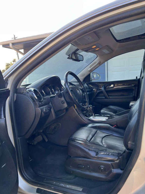2017 Buick Enclave Image 10