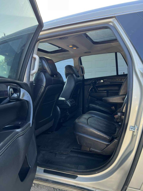 2017 Buick Enclave Image 12
