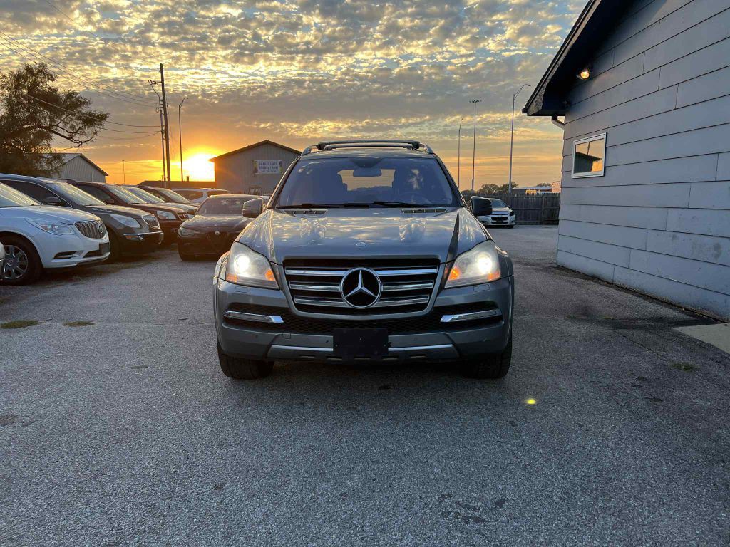 2012 Mercedes-Benz GL-Class Image 2