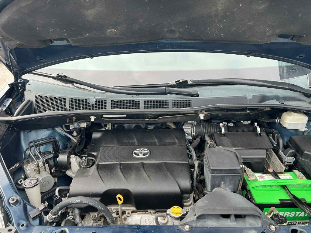 2011 Toyota Sienna Image 17