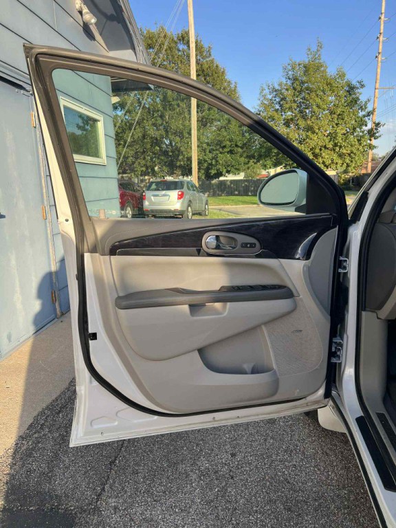 2017 Buick Enclave Image 9